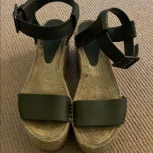 Great gray Vince wedge sandals